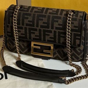 New Fendi Baguette Chain Midi
